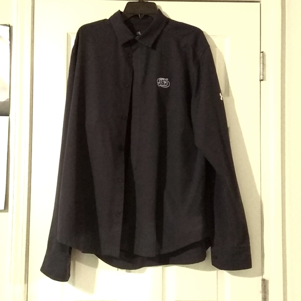 💫 NWOT Under Armour Loose Button Down Dark Blue